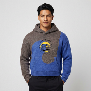 Sudadera con Capucha Unisex Fly Fit International, Tejida en Felpa, con Logotipo Frontal y Bolsillo, Estilo Casual para Otoño, Corte Holgado, 100% Algodón, Color Azul Sólido - Product Image 1