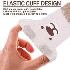 Kaus kaki Fuzzy bergaris tebal berkualitas tinggi Crew kustom panjang wanita kasual poliester disesuaikan rajutan musim dingin Sokken Musim Dingin jelek - Product Image 4