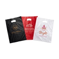 Sacs à cosmétiques à poignée découpée personnalisée de haute qualité sac de bijouterie en plastique coloré réutilisable pour le shopping de chaussettes