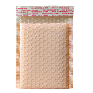 Bolsa de Embalaje de Espuma Gruesa Tipo Sobre para Ropa, con Burbujas de Aire Coextruidas en Color Rosa Nude, Impresión de Logotipo Disponible - Product Image 1