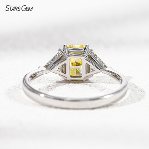 แหวนหมั้นเพชรทรงรัศมีสีเหลืองแฟนซี 3 เม็ด ทองคำขาว 18k จาก Starsgem เพชรเพาะเลี้ยง - Product Image 5