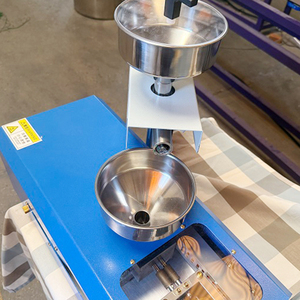 Extrudeuse bivis parallèle co-rotative de laboratoire 1,1 kW, mini ligne d'extrusion pour filaments, fils, barres, plaques et films en HDPE, PE, ABS, PP - Product Image 2