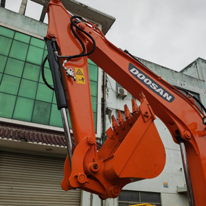 Miniexcavadora Doosan DX55 Usada con Cabina con Aire Acondicionado y Control de Clima - Product Image 4