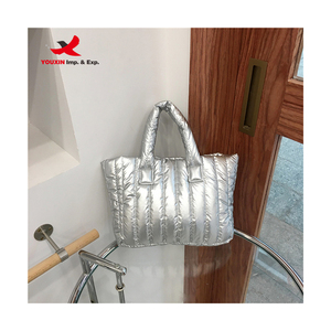 Sac fourre-tout matelassé de haute qualité, style simple, plusieurs couleurs, rayures verticales, sac à main matelassé - Product Image 2