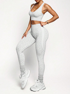 Ensemble <span class=keywords><strong>de</strong></span> sport sans couture pour femme YY, imprimé léopard, 2 pièces : soutien-gorge <span class=keywords><strong>de</strong></span> sport à dos croisé torsadé et leggings taille haute effet push-up, tenue <span class=keywords><strong>de</strong></span> sport d'extérieur - Product Image 4
