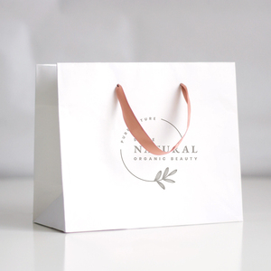 Bolsa de Regalo de Papel de Alta Gama para Minoristas con Marca Personalizada para el Cuidado de la Piel, Bolsa de Papel de Cartón de Lujo Personalizada para Productos de Belleza - Product Image 5