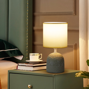 Aigostar E14 lampada da tavolo Design europeo classico paralume in tessuto bianco con incisione a farfalla ABS corpo per uffici e studi - Product Image 2