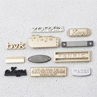 Étiquettes métalliques personnalisées lavables en alliage de zinc, plaques logo 3D, plaques nominatives pour vêtements et sacs, approvisionnement OEM, étiquettes métalliques en gros