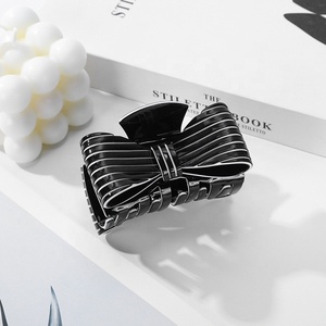 Pinza de Pelo Francesa Retro Brillante con Diseño de Parches y Lazo de Color Sólido, Hecha a Mano, Elegante y Delicada, Tipo Garra de Tiburón, Accesorio para el Cabello con Estilo - Product Image 3