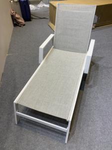 Vente d'usine Ensemble de chaises longues d'extérieur Chaise de plage Chaise longue de soleil Chaise longue de terrasse Tissu résistant aux UV Imperméable pour utilisation en hôtel - Product Image 5