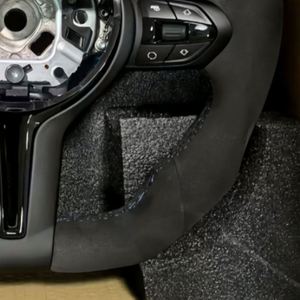Volante de Coche Personalizado OEM con Costuras en M, Completamente en Gamuza Negra, para <span class=keywords><strong>BMW</strong></span> 2013 2012 2015 F90 328i <span class=keywords><strong>Xdrive</strong></span> 540i X3m F97 F10 535 - Product Image 5
