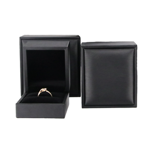 Boîte à bijoux en cuir PU brossé carré gaufré Jinsky, style tendance, emballage rectangulaire pour bagues, bracelets, colliers - Product Image 4