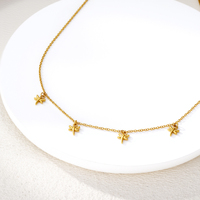 Collier tendance en acier inoxydable avec pendentif libellule et motif géométrique, finition plaquée or PVD pour femmes