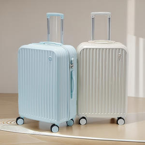 Valise légère Travelpro 20 pouces avec serrure à combinaison et roulettes pivotantes pour voyages d'affaires, unisexe, couleur unie, fermeture éclair - Product Image 2