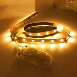 Striscia Luminosa <span class=keywords><strong>a</strong></span> <span class=keywords><strong>Led</strong></span> Alimentata <span class=keywords><strong>a</strong></span> <span class=keywords><strong>Batteria</strong></span> <span class=keywords><strong>a</strong></span> Bottone CR2032 Piccola 3V Smd 2835 <span class=keywords><strong>a</strong></span> Luce Bianca Calda - Product Image 5