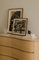 Buffet en bois massif de style mid-century, armoire de rangement design Wabi-Sabi, placard mural style bois brut pour salon