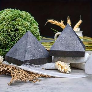 Pirámide de Shungita Pulida, Piedra Energética de Cristales Ecológicos para Decoración del Hogar y Feng Shui - Product Image 4