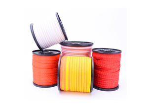 Ruban de clôture électrique rouge et blanc haute visibilité, 12 mm de large, résistant aux UV, âme en acier inoxydable de 0,20 mm pour la sécurité des fermes - Product Image 4