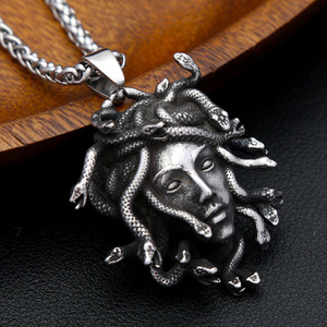 Collar de hombre de acero inoxidable con colgante de Medusa de Yunnique, diseño de cabeza de serpiente, regalo, joyería, accesorio de moda - Product Image 1