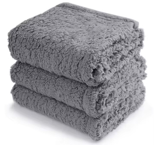 Couverture d'hiver de luxe en velours polaire corail doux pour chiens et chats - Housse de coussin chaude et fournitures de lit pour animaux de compagnie - Product Image 1