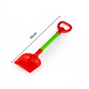 Grandes pelles à neige rouges avec pelle et manche en plastique pour enfants - Vente en gros de pelles à neige en plastique, meilleur cadeau pour les jeux d'<span class=keywords><strong>hiver</strong></span> en extérieur - Product Image 1