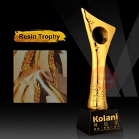 Trophée en résine personnalisé avec oiseau en cristal peint à la main, motif amour et pulvérisation, idéal pour les cadeaux d'entreprise et les célébrations – Grande Vente, Haute Qualité