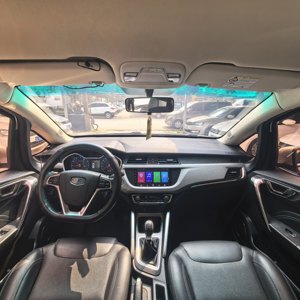 Venta al por Mayor de Autos Usados Geely Vision X3, 5 Plazas, 2WD, Volante a la Izquierda, SUV a Gasolina, Frenos de Disco en las Cuatro Ruedas, Auto de Segunda Mano - Product Image 4