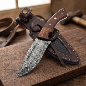 Cuchillo de Caza Personalizado Hecho a Mano de Acero de Damasco, Cuchillo Tracker de Espiga Completa con Ranura para Sangre y Funda de Cuero - Product Image 2