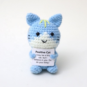 Figuras de Ganchillo Hechas a Mano: Gato Amarillo Pequeño, Perezoso, Panda con Bambú y Lindo Hámster, Muñecos Decorativos Festivos - Product Image 3