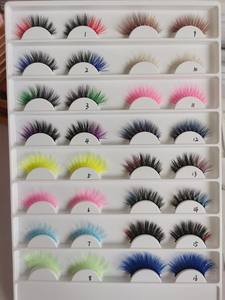 رموش صناعية بألوان قوس قزح بالجملة، ناعمة وخفيفة، رموش ملونة خماسية الأبعاد قابلة لإعادة الاستخدام، مصنوعة يدويًا بشريط قطني أسود 0.10 مم - Product Image 3