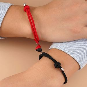 2 bracelets magnétiques pour couples, pour femmes et hommes, en corde tressée noire et rouge, avec breloques en forme de cœur, bracelet assorti pour amoureux, cadeaux - Product Image 2
