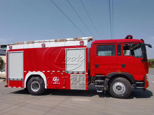 Camión de Bomberos HOWO de Tamaño Óptimo, 8cbm, Tanque de Agua y Espuma de 8000L, Vehículo Contra Incendios Versátil para la Protección Comunitaria - Product Image 5
