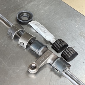 ชุดซ่อมคาลิปเปอร์เบรกแบบดิสก์ลม MCK1398 สำหรับ Meritor ELSA <span class=keywords><strong>2</strong></span> 195 225 อะไหล่รถบรรทุกหนัก รถบัส หมายเลขอะไหล่ 68986091 ชุดคันโยกคาลิปเปอร์ - Product Image 3