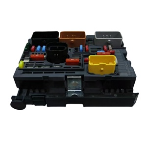 9666700480 9809742880 Pièces automobiles Boîtier de fusibles R05 BSM=R20 pour Peugeot Citroën pour Peugeot 307 <span class=keywords><strong>308</strong></span> 408 Citroën - Product Image 5