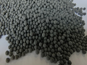 Uso doméstico 5mm Esférico Carvão Ativado para Purificação de Ar Refrigerador Desodorização Papel Agente Auxiliar Químico