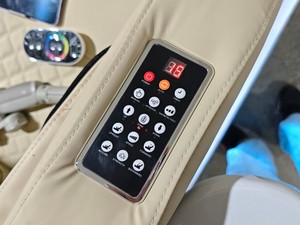 Sillón de Pedicura Eléctrico Reclinable y Ajustable con Cuero PU, Lámpara LED y Sistema de Hidromasaje para Salón de Uñas y Spa - Product Image 3