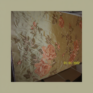 Brodé En Soie Tissu - Product Image 1