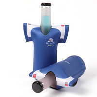 Vente en gros de refroidisseurs de canettes de bière en néoprène pour t-shirts de sport imprimés, Coozie isotherme premium avec logo personnalisé, excellent cadeau pour les amateurs de sport