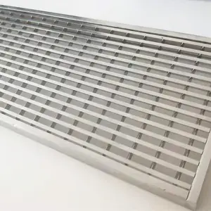 Couvercle de grille métallique linéaire de tranchée de vidange en acier inoxydable 304
