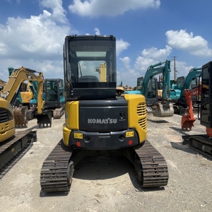 Mini-excavatrice Komatsu PC40MR avec moteur PLC, boîte de vitesses et pompe pour travaux de construction, d'aménagement paysager et municipaux - Poids opérationnel de 4 tonnes - Product Image 5