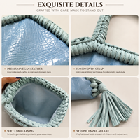 Sac hobo en cuir PU tressé effet crocodile pour femme avec pompon, sac à bandoulière style bohème, sac d'été bleu clair