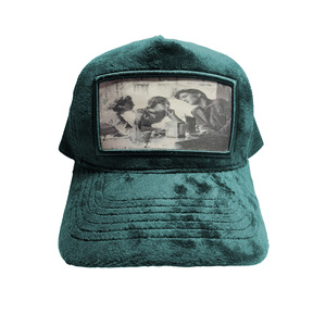 Casquette Trucker Sportive 5 Panneaux Personnalisable en Gros, Perforée au Laser, 100% Polyester Velours et Maille, Casquette Vierge en Stock - Product Image 4