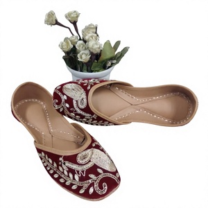 BS INTERNATIONAL Zapatos de Cuero Genuino Cómodos y Fáciles de Usar para Mujer, Hechos a Mano en India, con Bordado Tradicional en la Puntera - Product Image 3