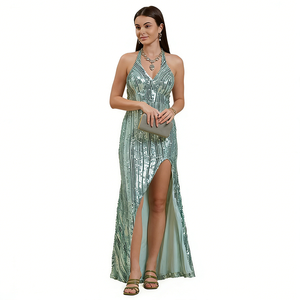 Abito lungo da resort con scollo all'americana, completamente foderato, con paillettes, vestibilità aderente e sfrangiole alte, per un comfort e una vestibilità perfetta - Product Image 4