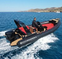 Bateau pneumatique rigide de luxe de 6,8 m en Hypalon PVC, coque en fibre de verre à fond en V profond, console centrale stable, pont en teck, yacht sportif RIB