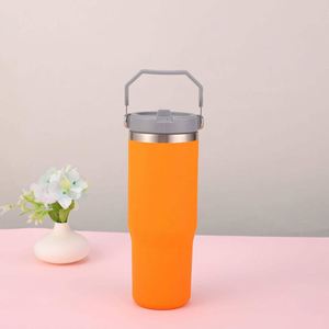 Vaso Térmico de Acero Inoxidable para Bebidas, con Asa de Transporte, 30 oz, Aislado al Vacío, para Oficina, Auto y Viajes por Carretera - Product Image 3