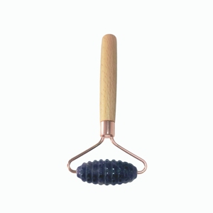 Rodillo de masaje facial de amatista para el cuidado de la piel - Product Image 2