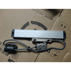 Règle électronique ultrasonique de précision Gurley Instruments LR18010B5L0120C0000S024SA pour l'automatisation industrielle - Product Image 2