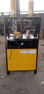 गैल्वेनाइज्ड स्टील पाइप के लिए उच्च गति हाइड्रोलिक नोचिंग मशीन 90 डिग्री कोण बनाने वाली वर्ग ट्यूब पंचिंग इकाई - Product Image 2