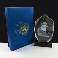 Vente en gros k9 ornements de cadeaux de célébration, trophée en cristal fait à la main, verre vierge en cristal, trophée iceberg avec base noire
